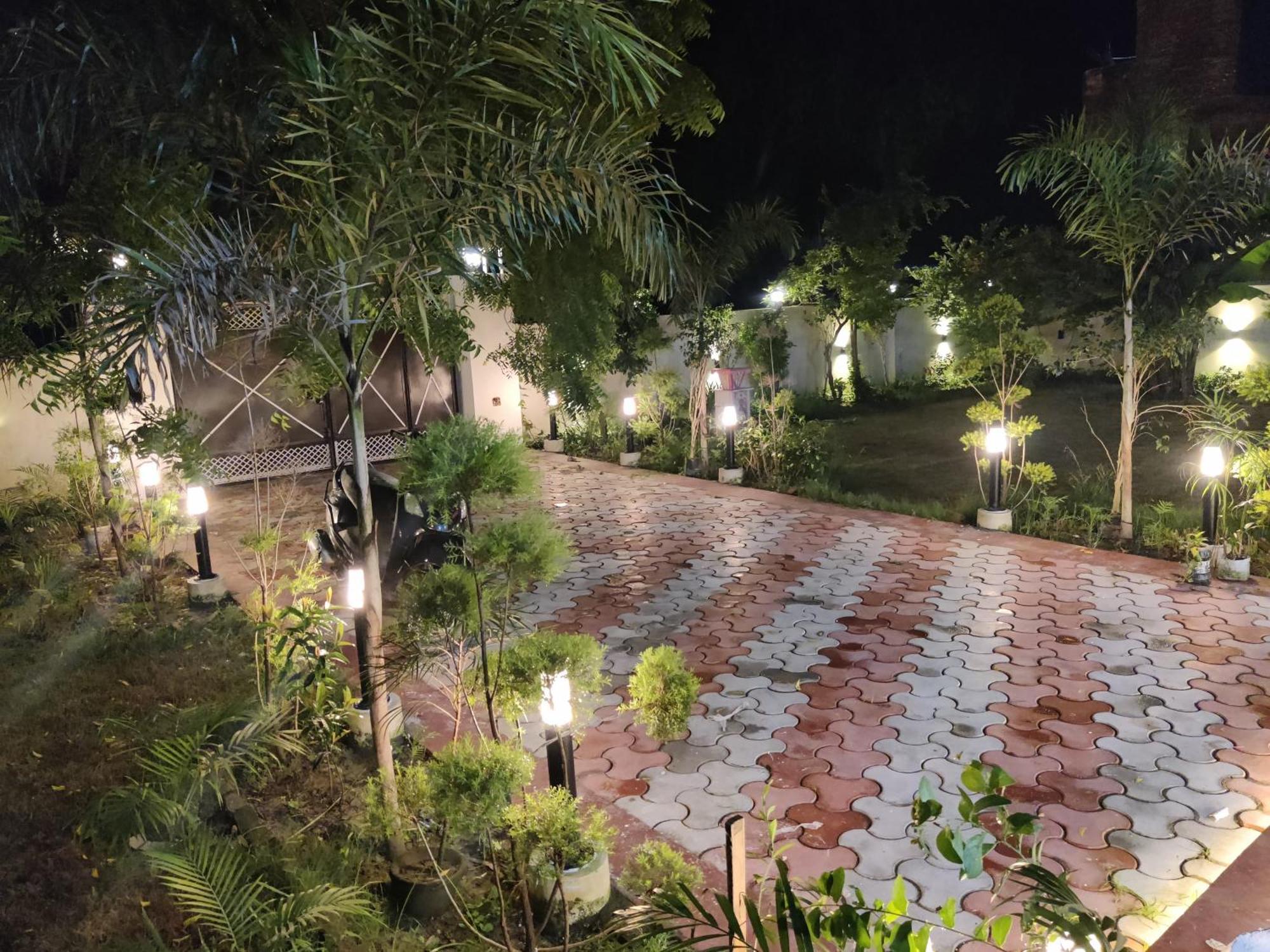 Villa Gc Farms Ayodhya Esterno foto