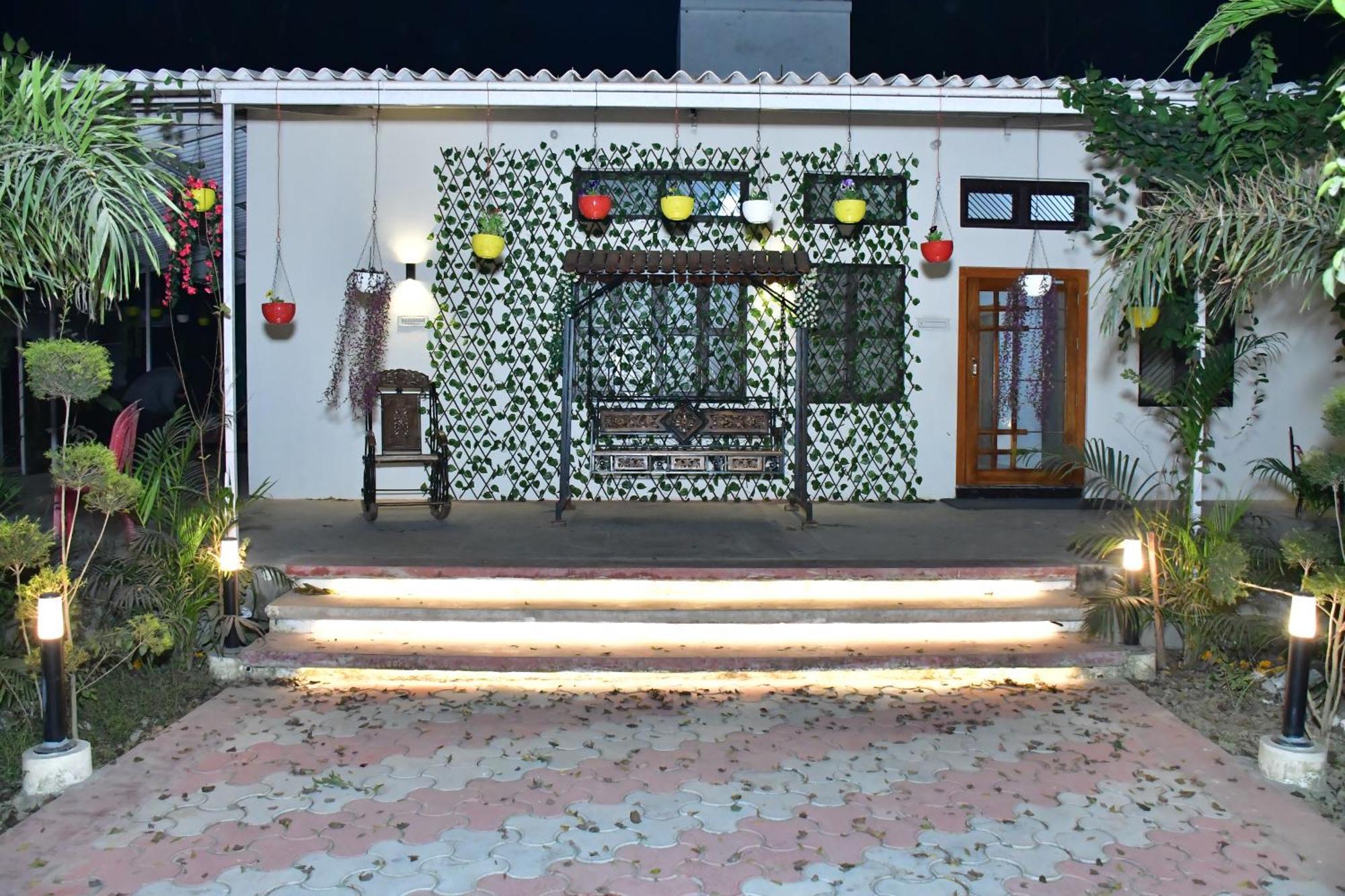 Villa Gc Farms Ayodhya Esterno foto
