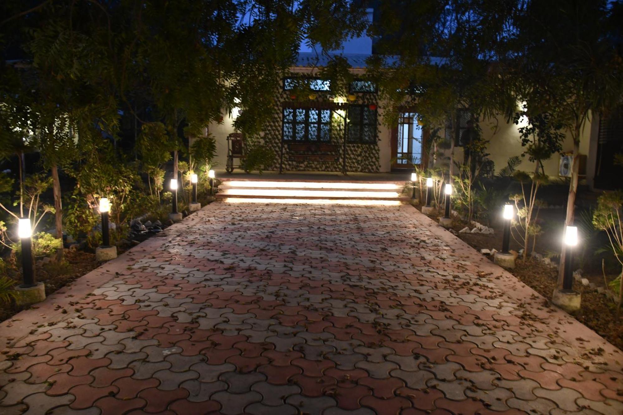 Villa Gc Farms Ayodhya Esterno foto